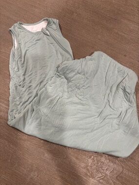 KYTE Baby Sleep Sack in Soft Sage Green sz L 1.0 TOG